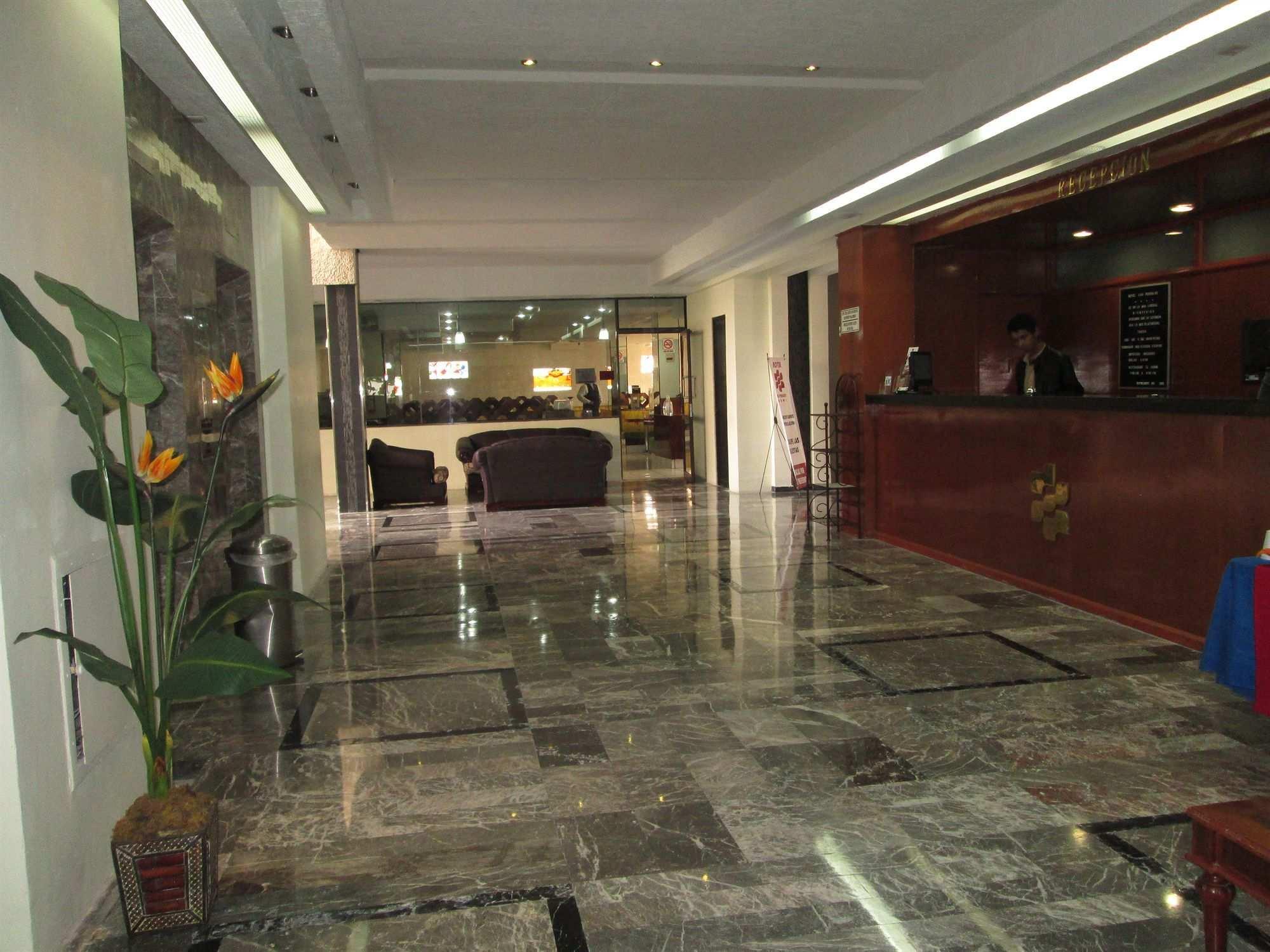 Hotel Las Pergolas Гуадалахара Екстериор снимка